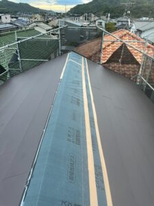 岡山県井原市　屋根重ね葺き工事(カバー工法)　屋根工事にはどんな種類がある (1)