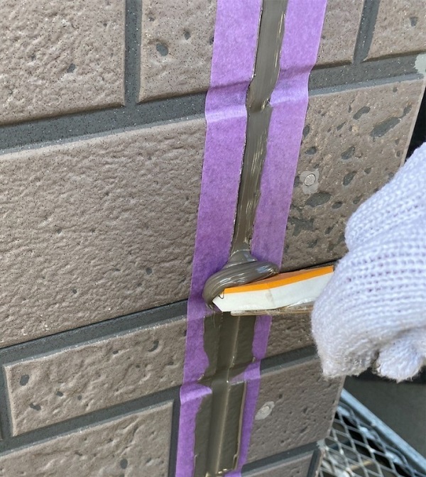 広島県福山市　K様邸　外壁塗装　コーキング工事　増し打ちと打ち替えの違い (2)