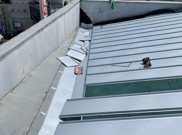 福山市・店舗｜屋根葺き替え工事・外壁塗装｜ガルバリウム鋼板への葺き替え (30)