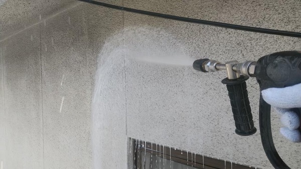 広島県福山市・D様邸　外壁塗装　重要な下地処理、高圧洗浄作業 (3)