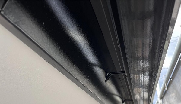 広島県福山市・T様邸　外壁塗装　鼻隠し・破風板の塗装の様子 (4)