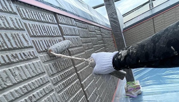 岡山県笠岡市・S様邸　屋根塗装・外壁塗装　窯業系サイディング外壁にシーラーを塗布しました (6)