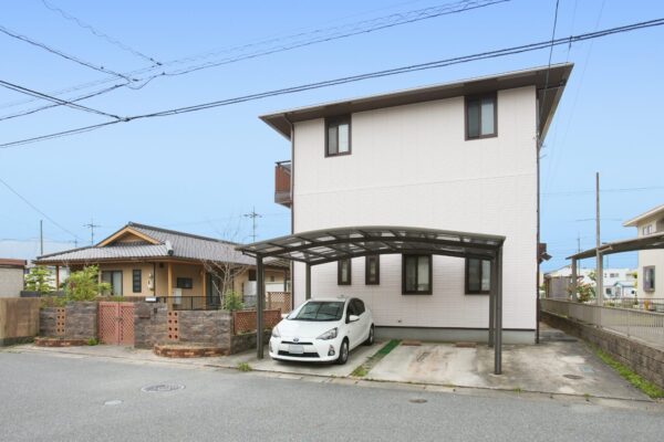 岡山県笠岡市・S様邸　外壁塗装・屋根塗装・シーリング打ち替え(イクシード)・軒天・破風・雨樋・基礎水切り・シャッターBOX・勝手口庇・バルコニー防水工事