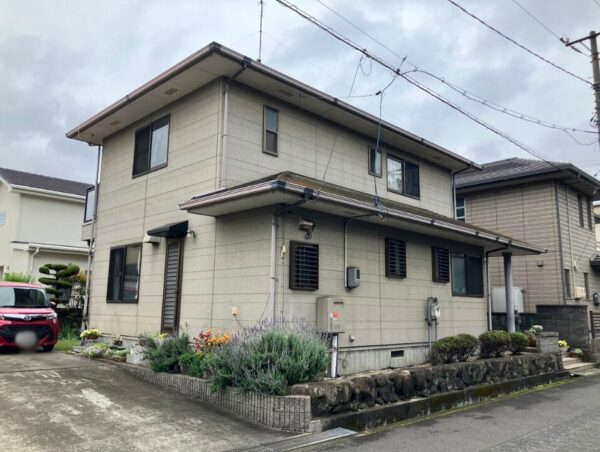 【施工前】屋根の劣化は雨漏りに繋がる可能性も！福山市の築25年の住宅で初めての屋根塗装・外壁塗装｜広島県福山市・K様邸