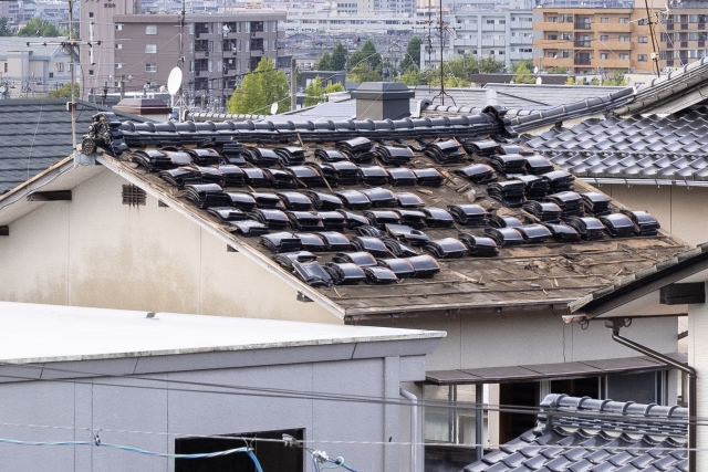 屋根 葺き替え 費用相場