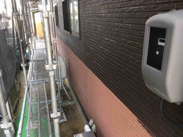 岡山県井原市_外壁塗装_1F中塗り